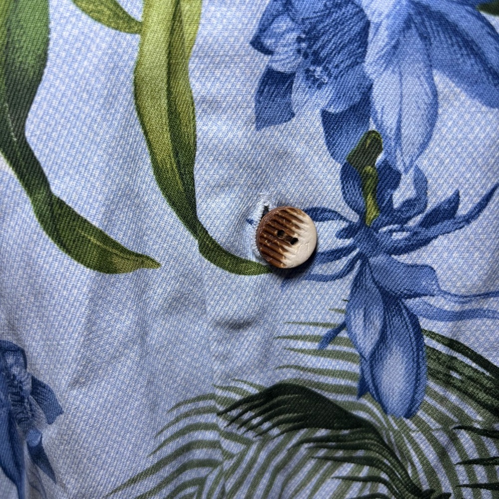 Tommy Bahama Men's XL 100% Silk Short Sleeve Hawaiian Floral Button-Up Shirt - Picture 10 of 16